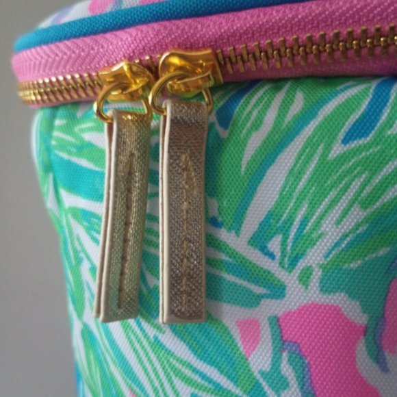 🛑🛑SOLD🛑🛑Lilly Pulitzer Cooler Bag Blue and Pink Pineapple Print - Picture 3 of 12